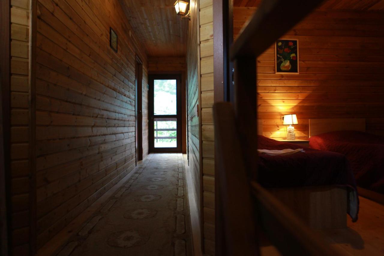 Cottage Woodside 메스티아 외부 사진