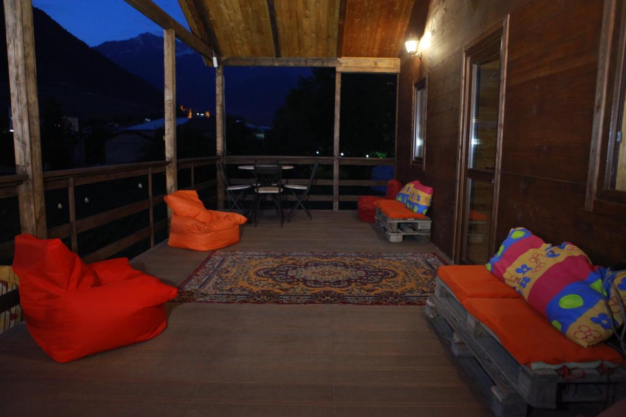 Cottage Woodside 메스티아 외부 사진
